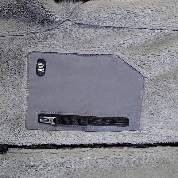 Abercrombie & Fitch reversible sherpa/puffer jacket - Picture 6 of 13